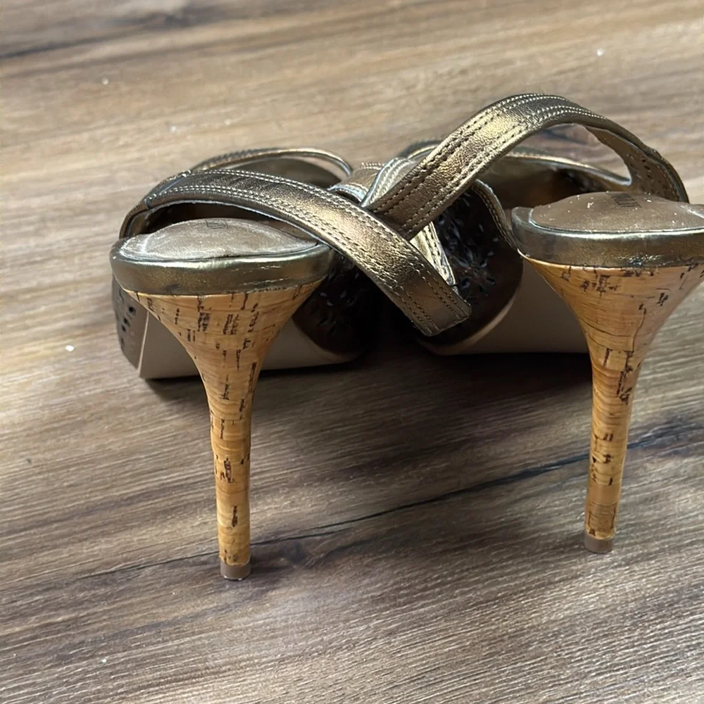 Heels - Picture 5 of 11